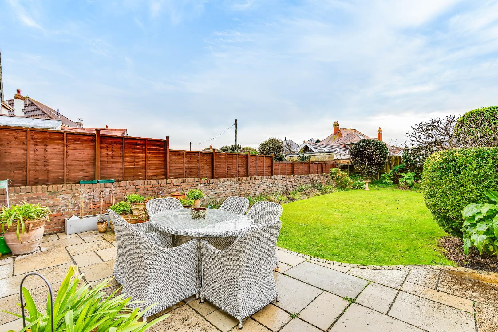 Victoria Avenue, Porthcawl, Bridgend County Borough, CF36 3EY